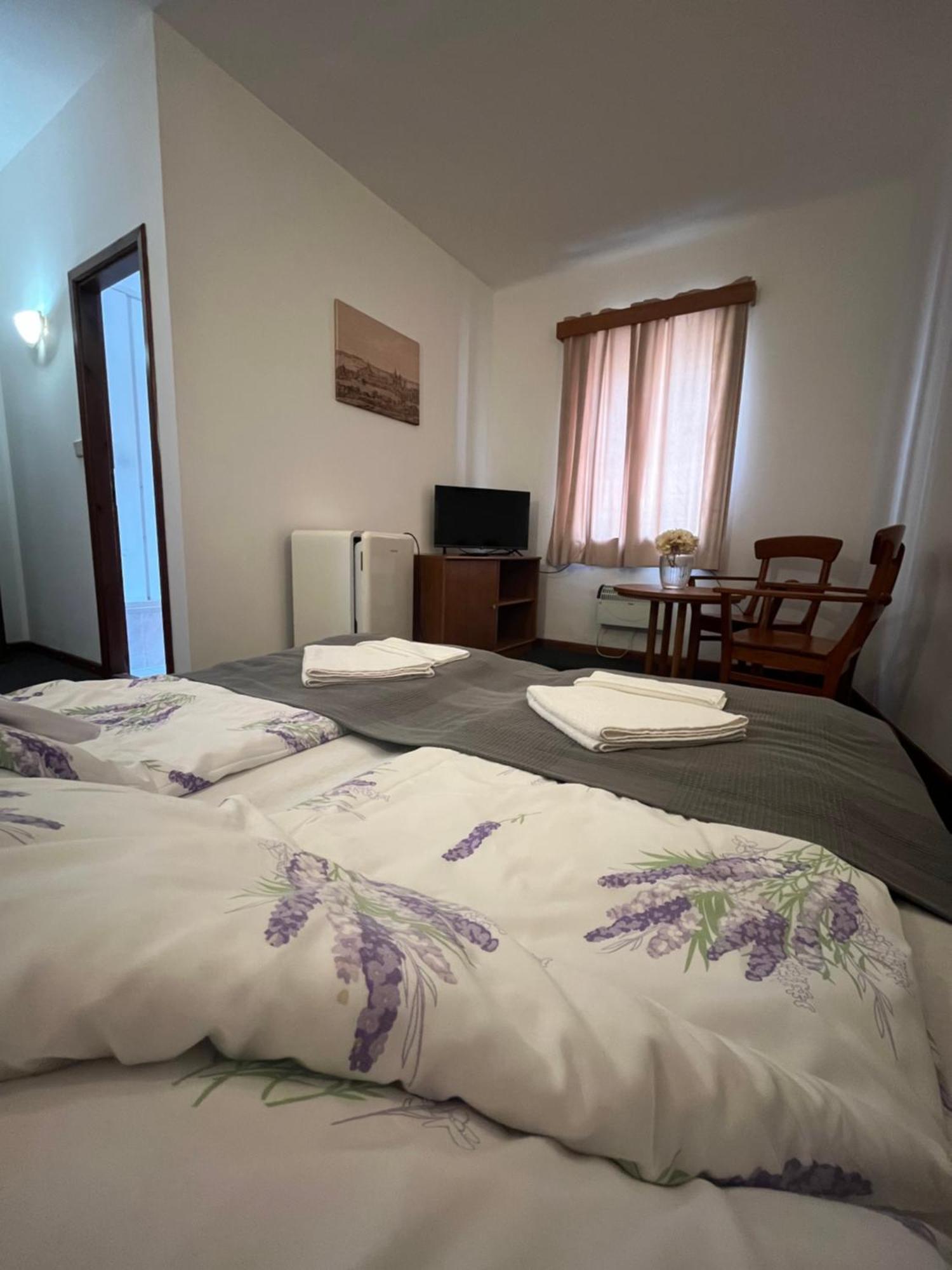 Apartmany Baroko Broumov Eksteriør billede